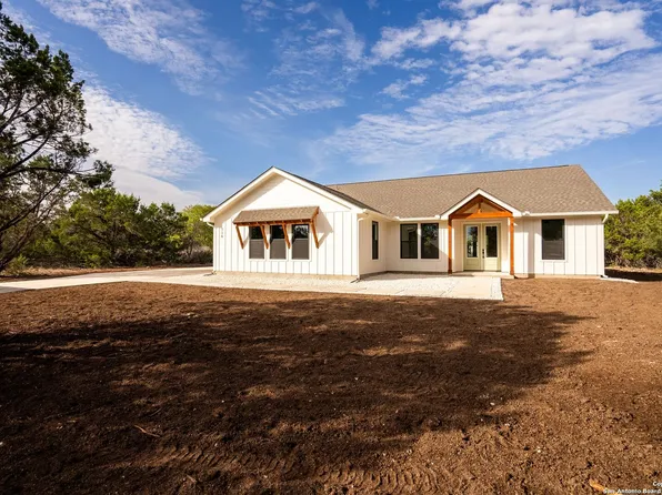 338 Saddle Mountain Dr, Boerne, TX 78006