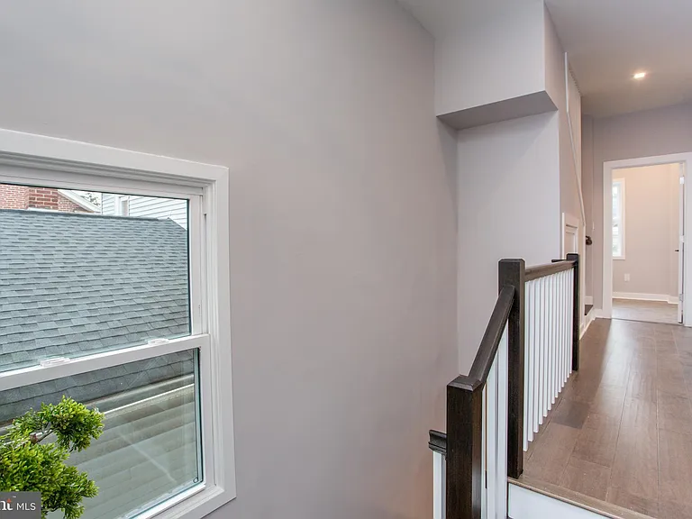 327 Wood St — Photo 37