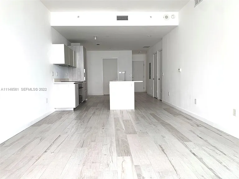 480 NE 31st St — Photo 2