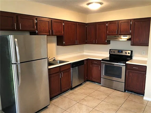 2 bed, 1.5 bath, 1060 sqft, $1,175 — Photo 4