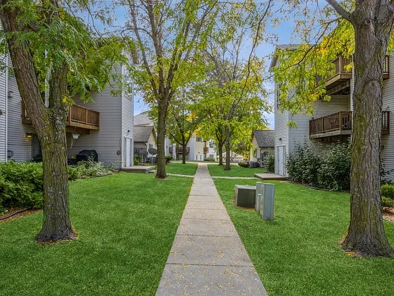 2867 Coral Ct #303 — Photo 21