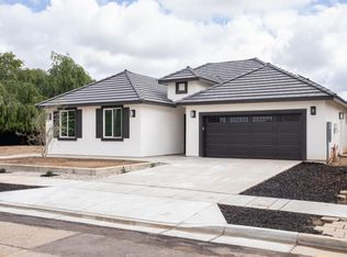 590 Lincoln Ave #101, Dinuba, CA