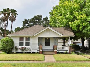 1131 Le Green St, Houston, TX 77009