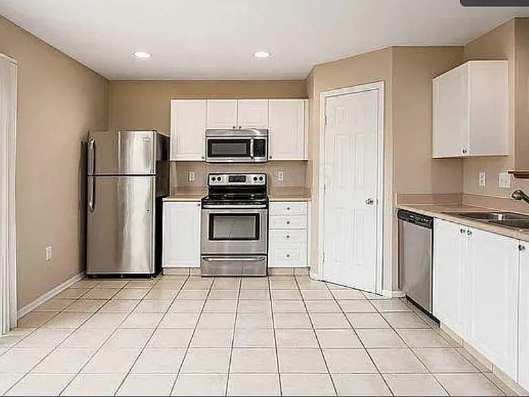 6471 Crab Apple Dr — Photo 8