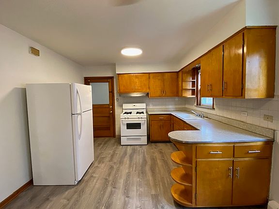 5th image of 2833 N 75th Ave APT 1W