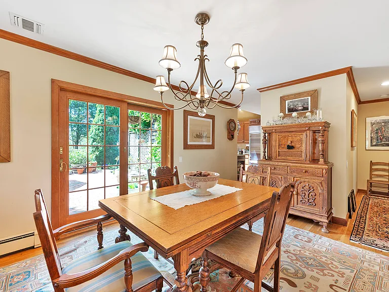 52 Manor Ln S — Photo 11