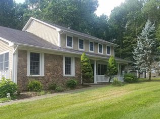 16 Long Vista Ln, Chester, NY 10918