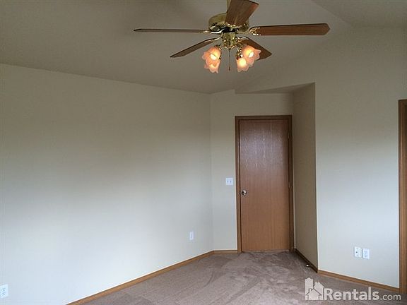 5th image of 19524 15th Avenue Ct E