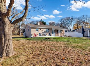 6 Briarwood Dr, Old Saybrook, CT 06475