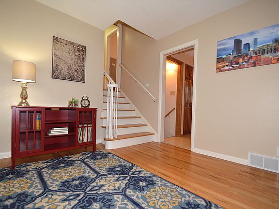 View staircase, clean & neat