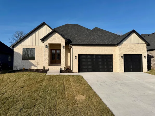 3921 E Woodhue Street, Springfield, MO 65802