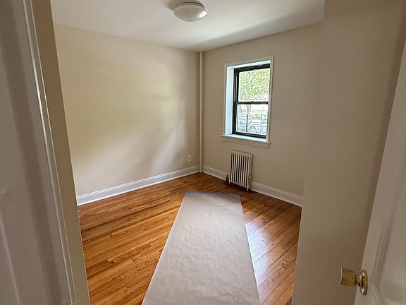 2nd image of 20-22 Crescent St Unit 3B