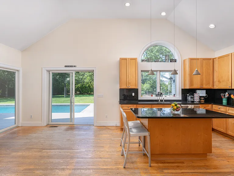 5 Old Fields Ln — Photo 8