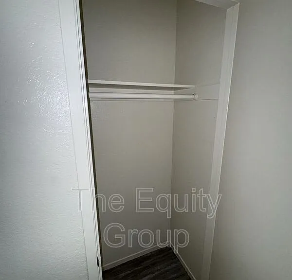 1432 W Elowin Ave — Photo 9