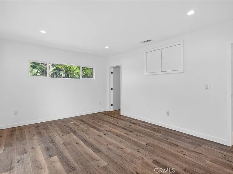 901 Micheltorena St — Photo 21