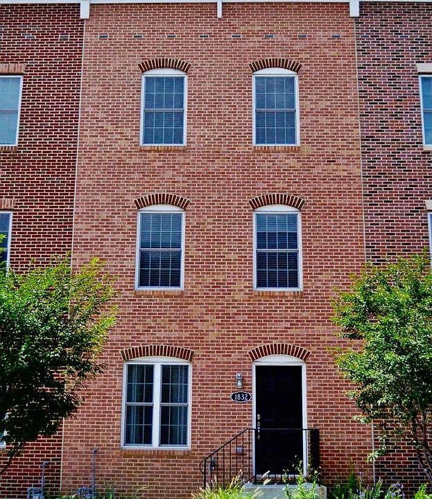 Welcome Home to 1832 Jackson Street