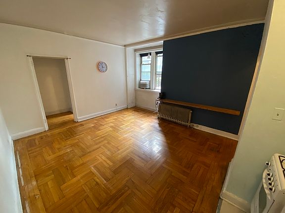 4th image of 48-17 42nd St #1A