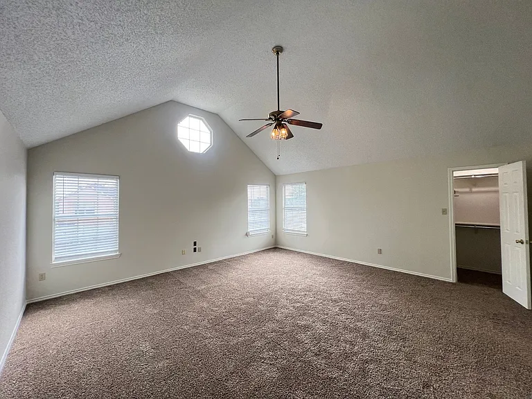 723 Sumner Dr — Photo 45