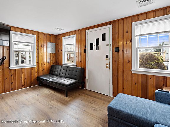 4th image of 245 Sheridan Ave Unit A