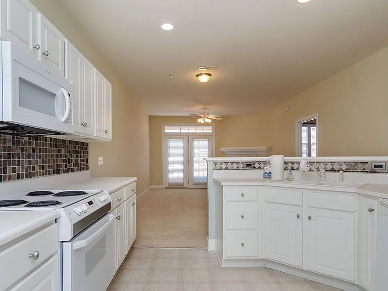 204 Hilliard Ct — Photo 8
