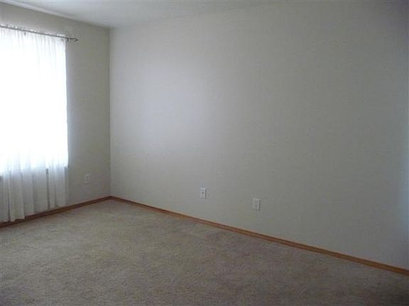 4th image of 3210 Thistle Creek Ln