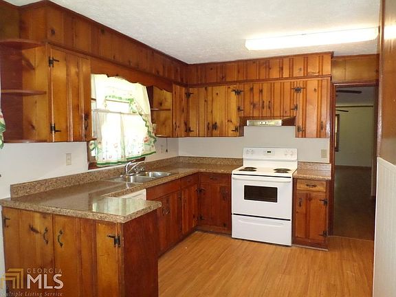3rd image of 305 Glen Iris Dr #0