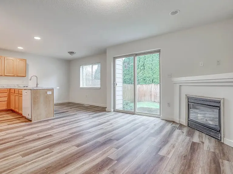 Roberts Court Townhomes — Photo 4