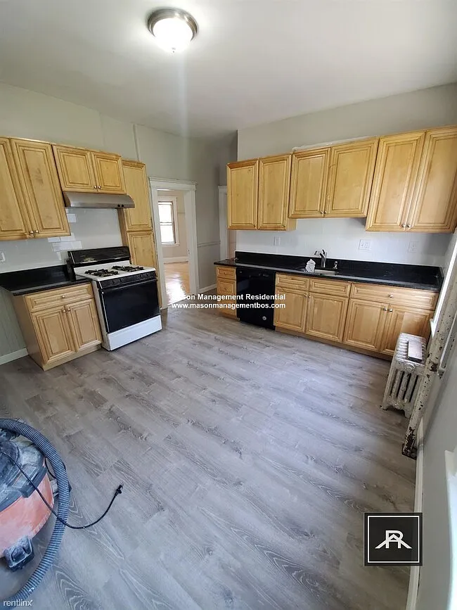 3 bed, 1.0 bath, $3,100 — Photo 1