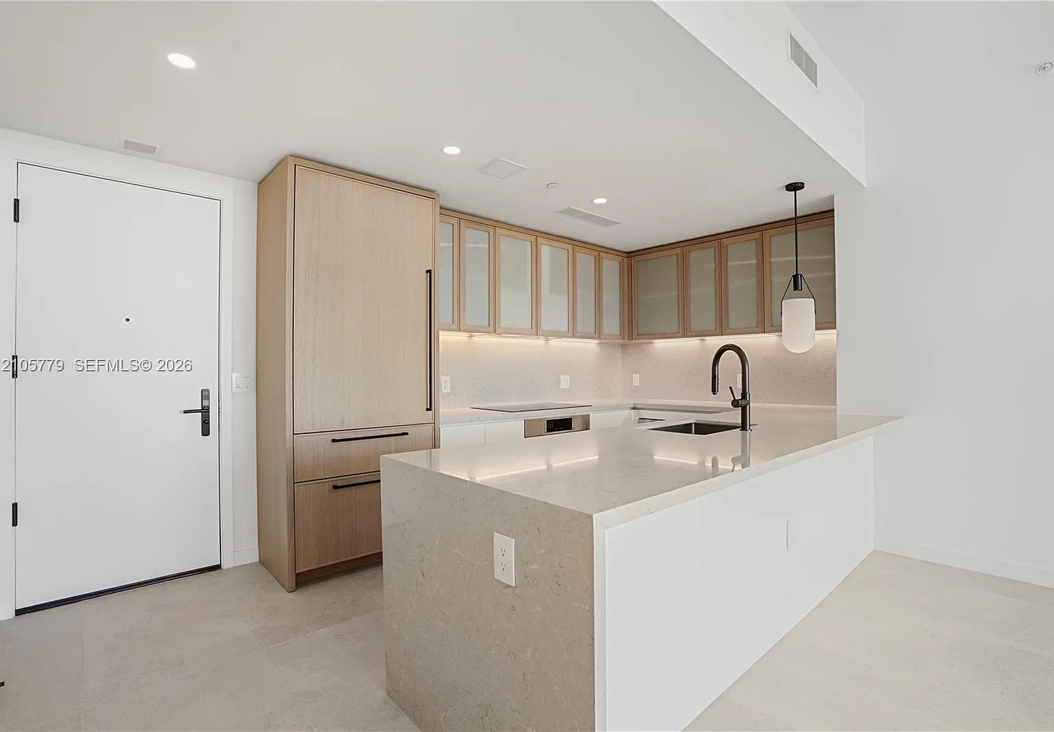 2200 Brickell — Photo 4