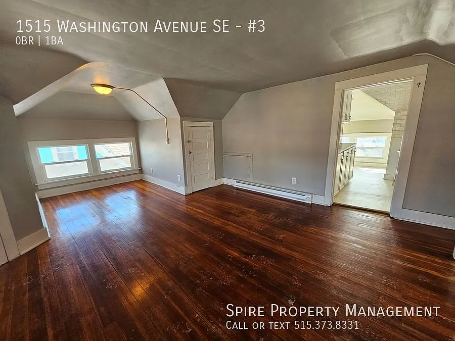 Super nice studio loft, water paid, secure entry — Photo 3