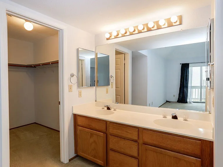 1055 Hull Ln — Photo 25