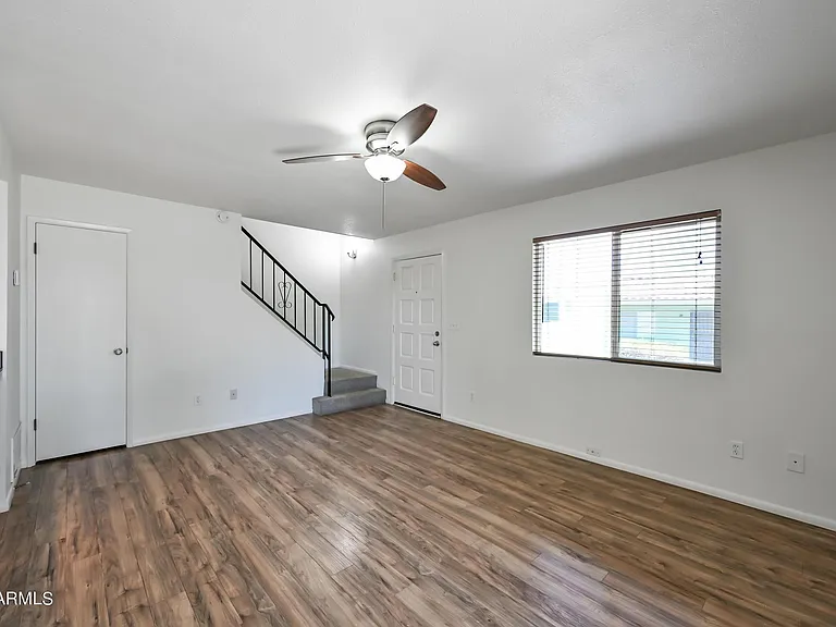 729 E Cochise Dr #B — Photo 14