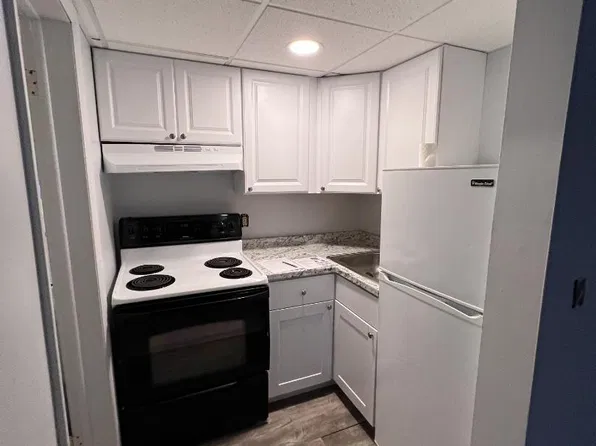 506 N Center Ave APT 2, Gaylord, MI 49735