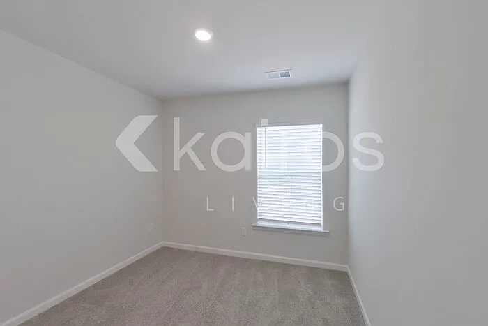 2401 Banyon Cir — Photo 12