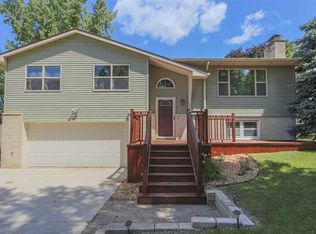 808 10th Ave NW, Waverly, IA 50677