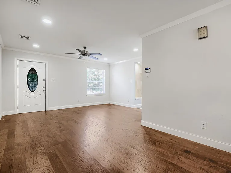 114 Conway Dr — Photo 4