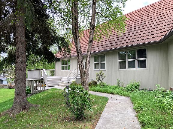 pathway to front entrance