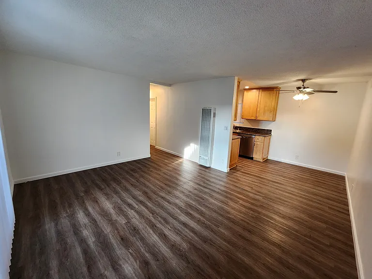 2540 S Barrington Ave #6 — Photo 7