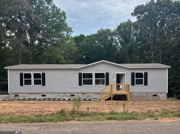 137 Mill Run Dr, Comer, GA 30629
