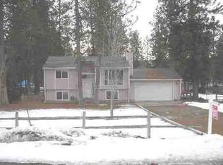 11325 W Meadowview Ln, Nine Mile Falls, WA 99026