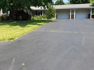 1805 Williamsburg Rd, Lexington, KY 40504