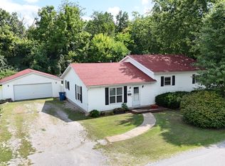 204 W Parrish St, Benton, IL 62812