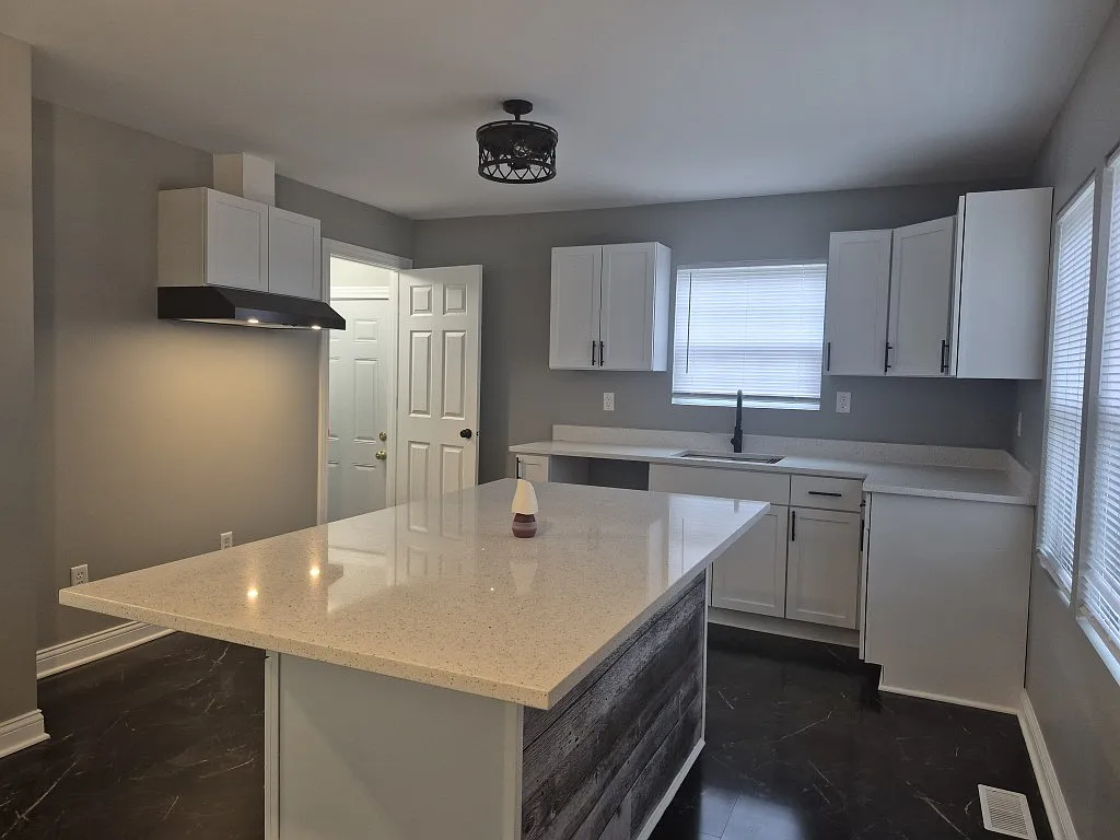 4 bed, 1700 sqft, $1,800 — Photo 4