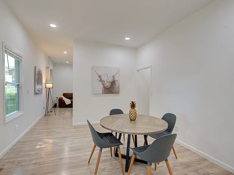 534 Wofford St — Photo 12