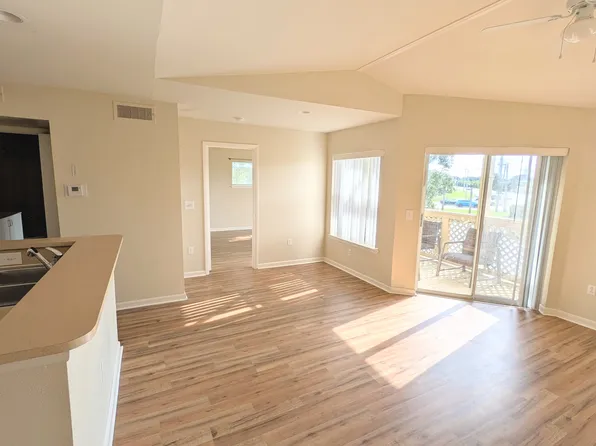 4863 Via Palm Lks APT 811, West Palm Beach, FL 33417