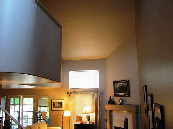 4th image of 1008 Royal Oaks Dr #B