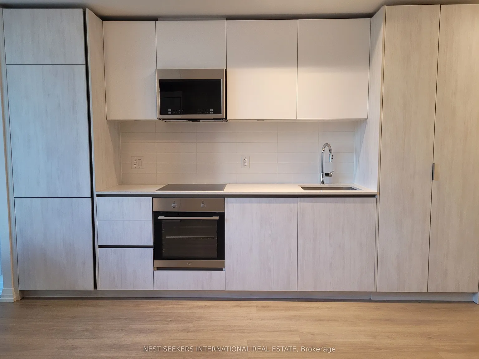 Studio, $2,100 — Photo 2