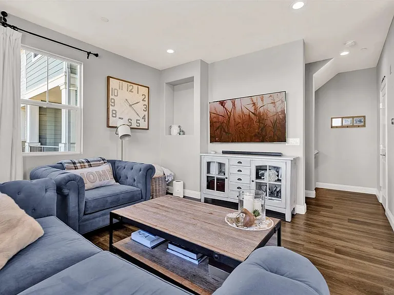 500 Lark Way — Photo 1