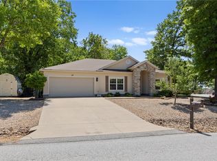 24 Taylor Dr, Bella Vista, AR 72714