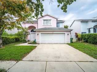 930 SW 88th Way, Hollywood, FL 33025